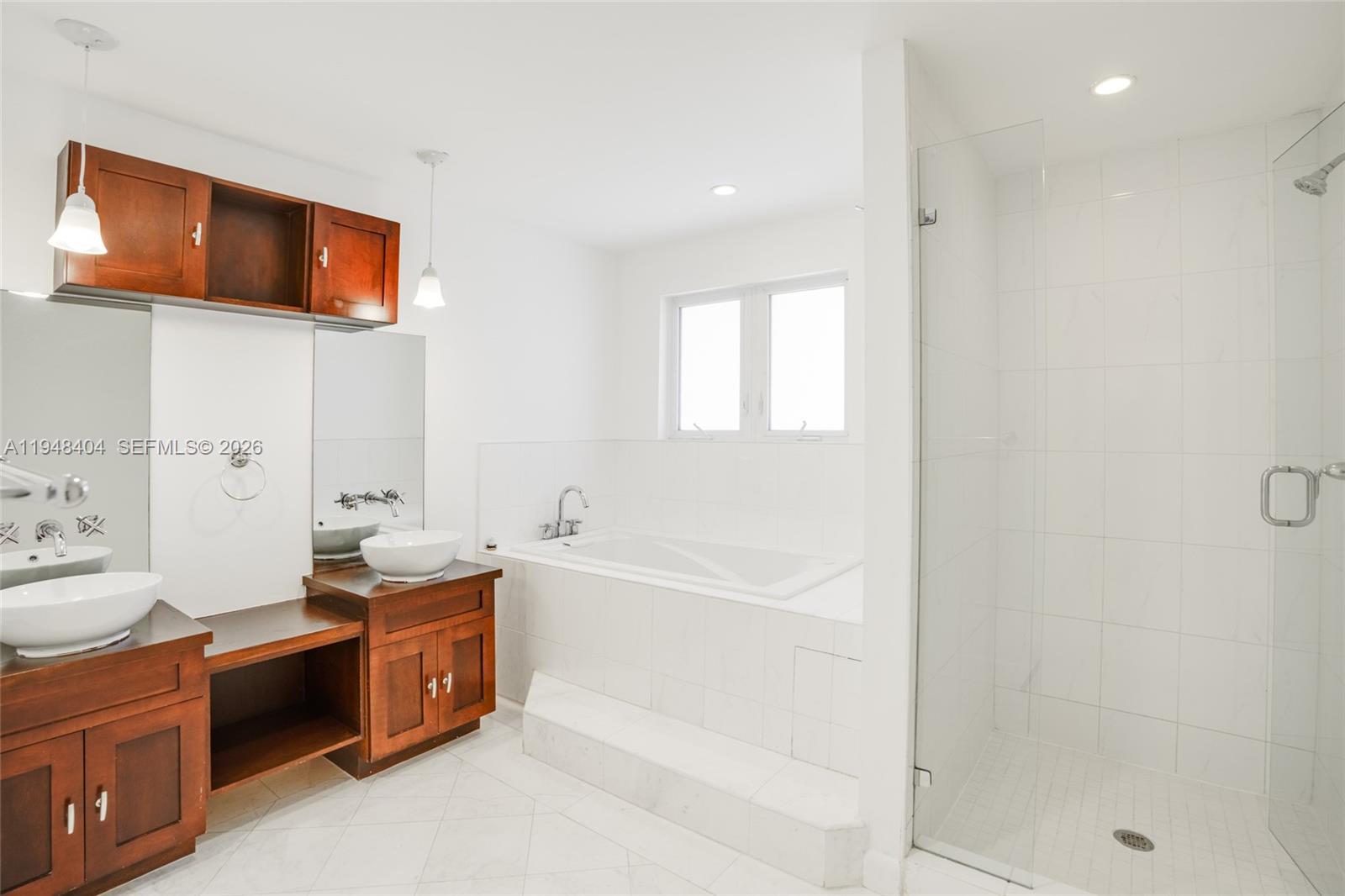 527 SW 20th Rd Miami, FL 33129