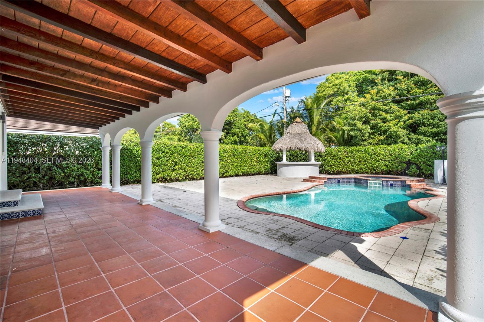 527 SW 20th Rd Miami, FL 33129