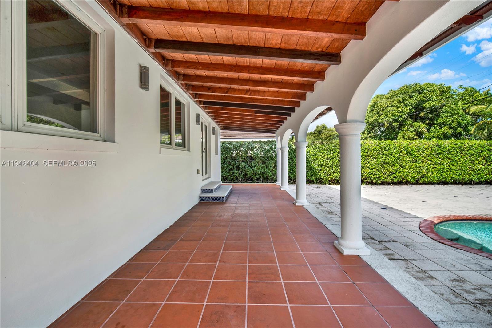 527 SW 20th Rd Miami, FL 33129