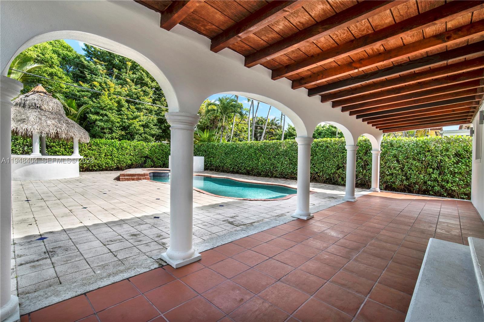 527 SW 20th Rd Miami, FL 33129