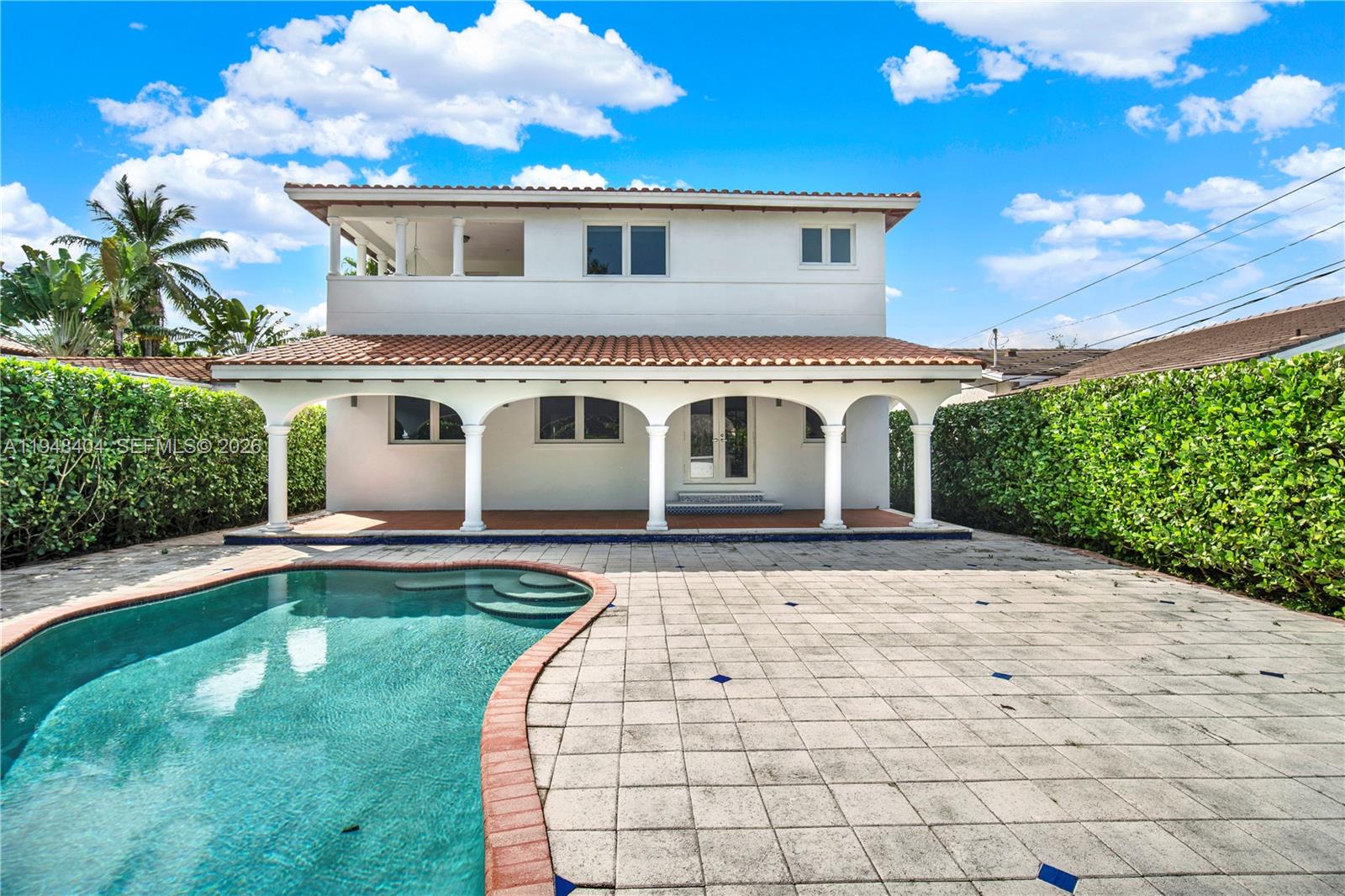 527 SW 20th Rd Miami, FL 33129