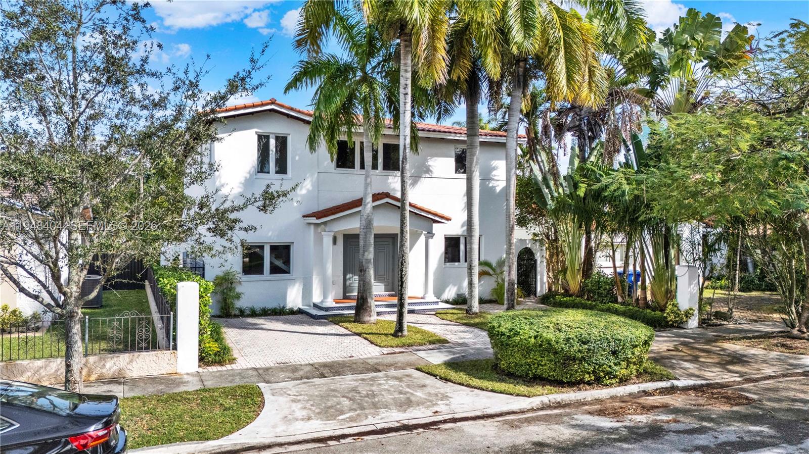 527 SW 20th Rd Miami, FL 33129