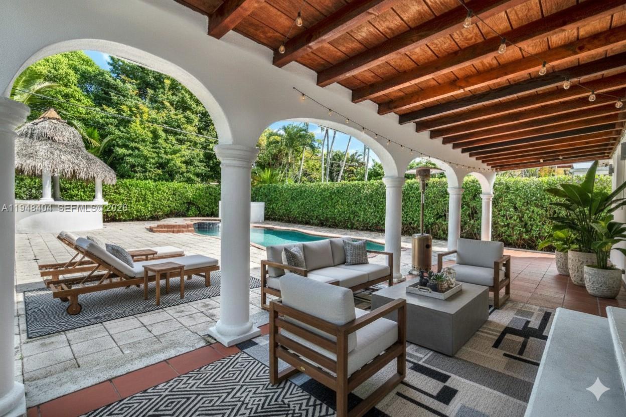 527 SW 20th Rd Miami, FL 33129