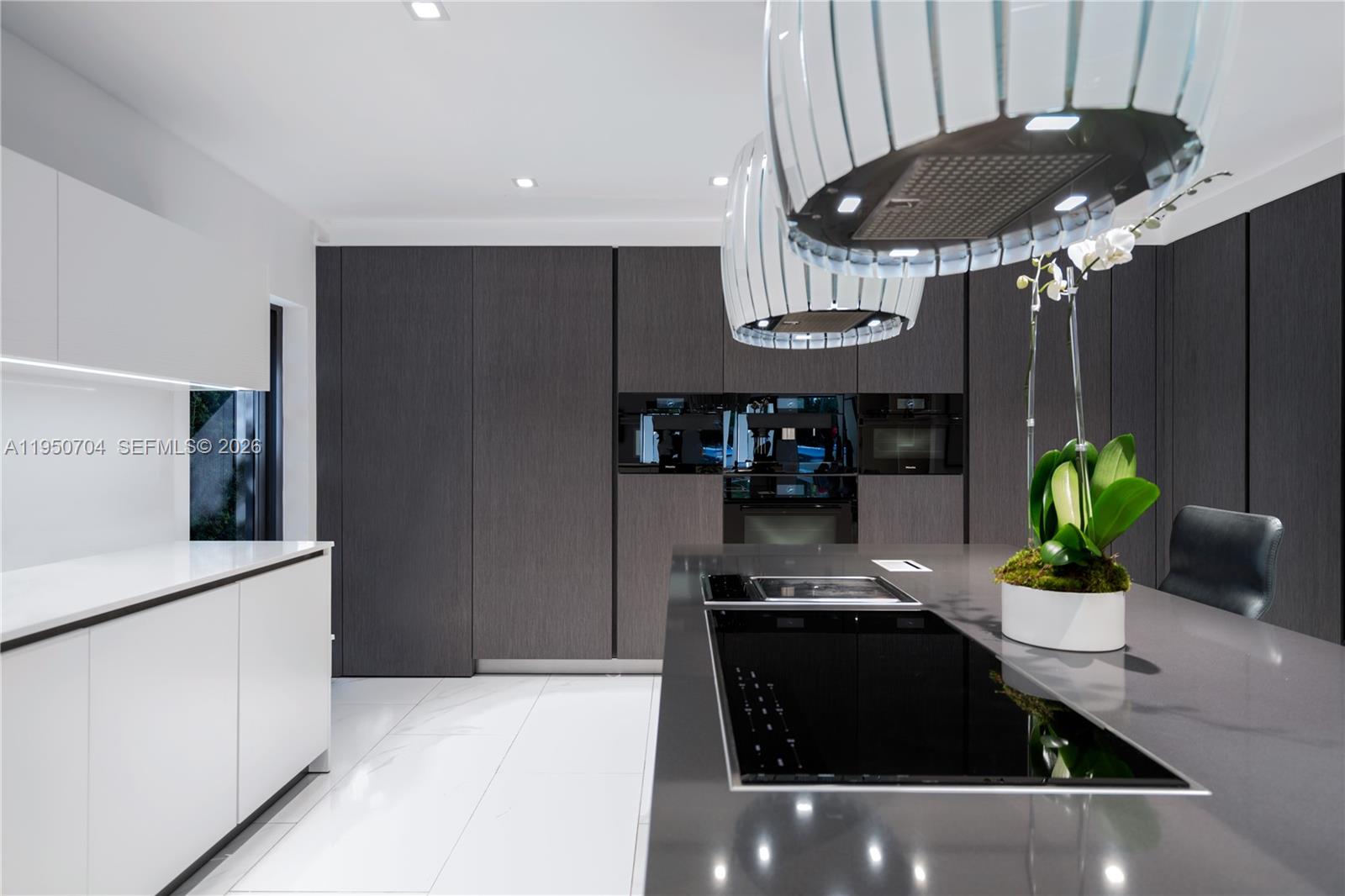 2370 Bayview Ln North Miami, FL 33181