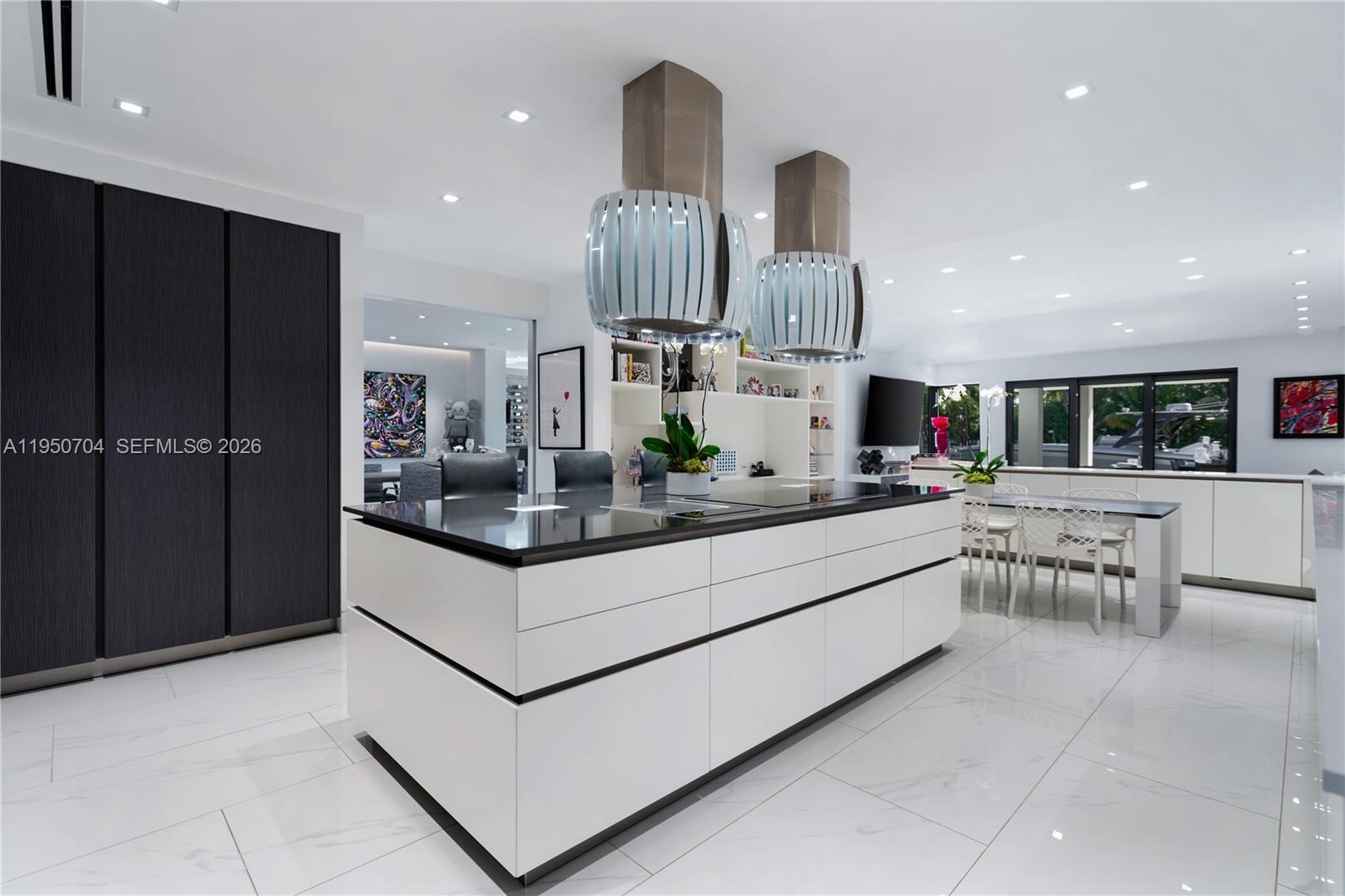 2370 Bayview Ln North Miami, FL 33181