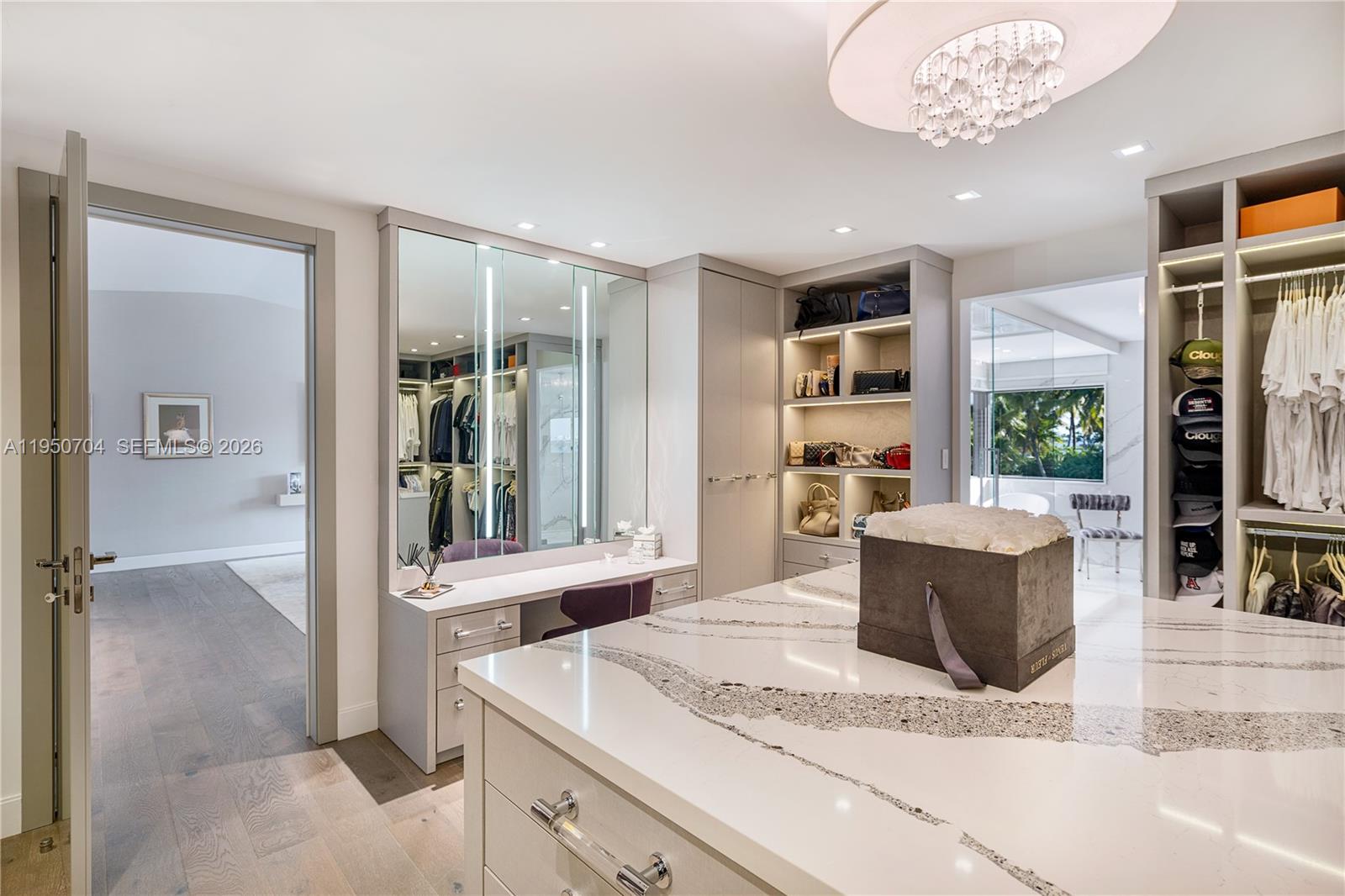 2370 Bayview Ln North Miami, FL 33181