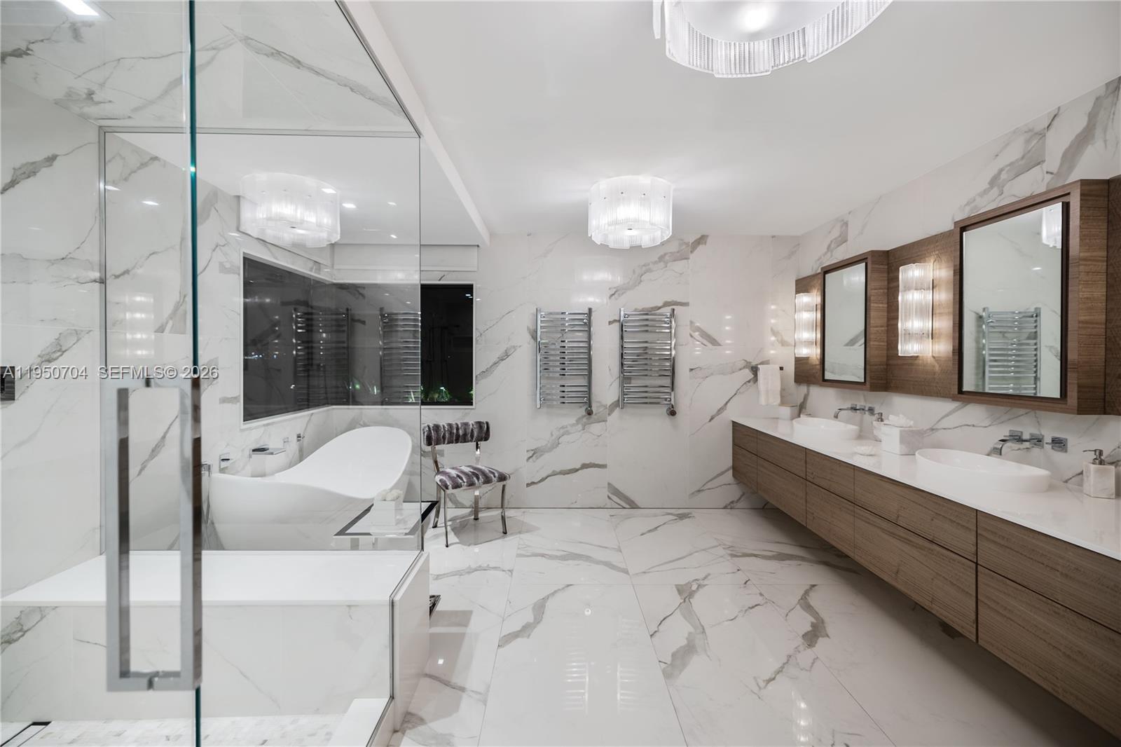 2370 Bayview Ln North Miami, FL 33181