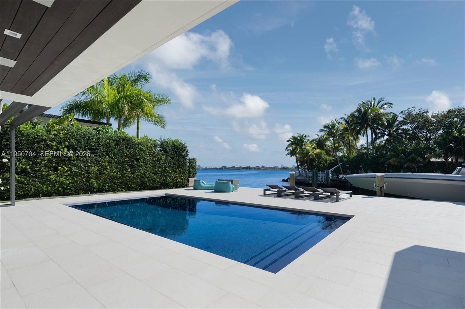 2370 Bayview Ln North Miami, FL 33181