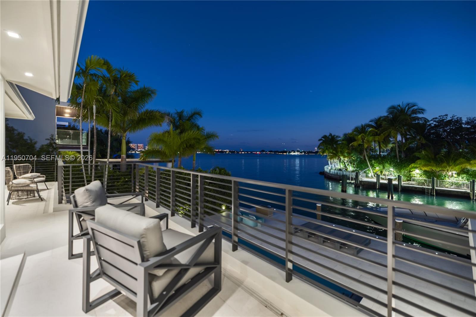 2370 Bayview Ln North Miami, FL 33181