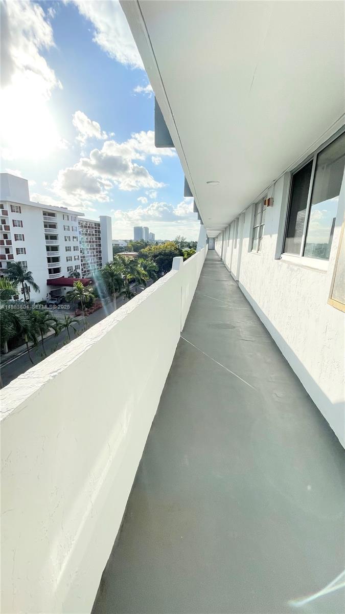 3703 NE 166th St #602 North Miami Beach, FL 33160