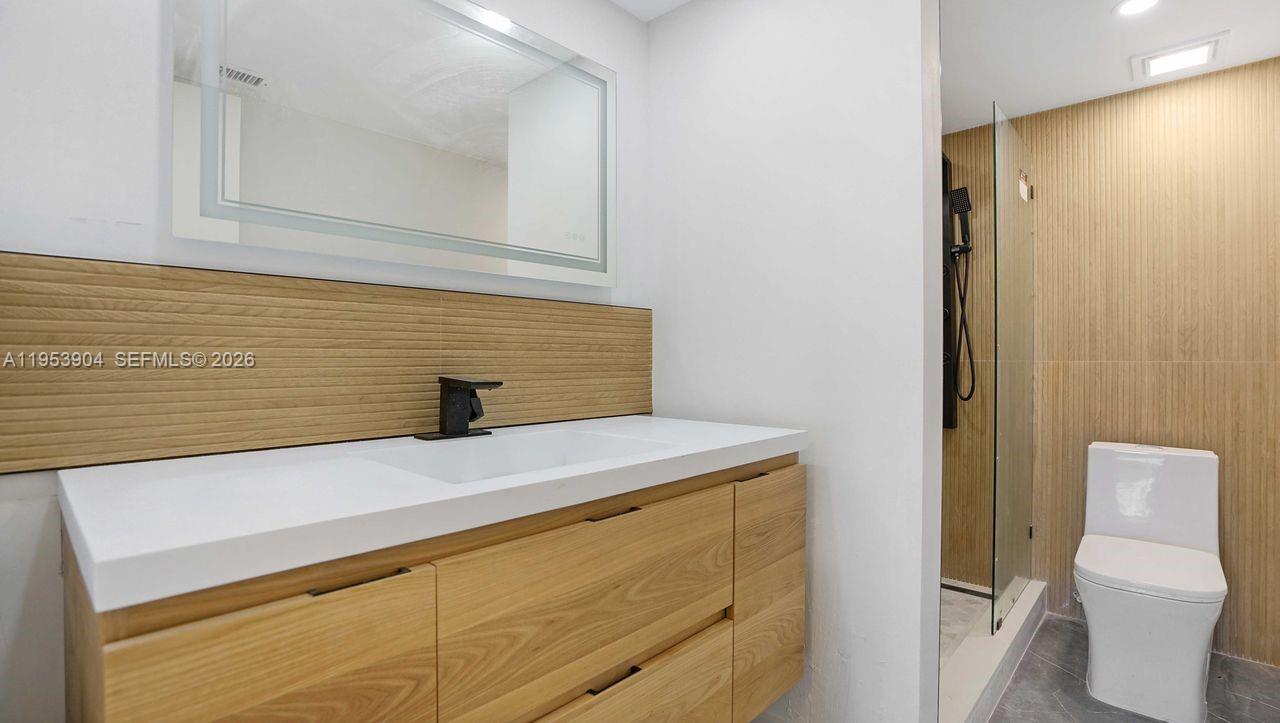 1130 11th St #6J Miami Beach, FL 33139