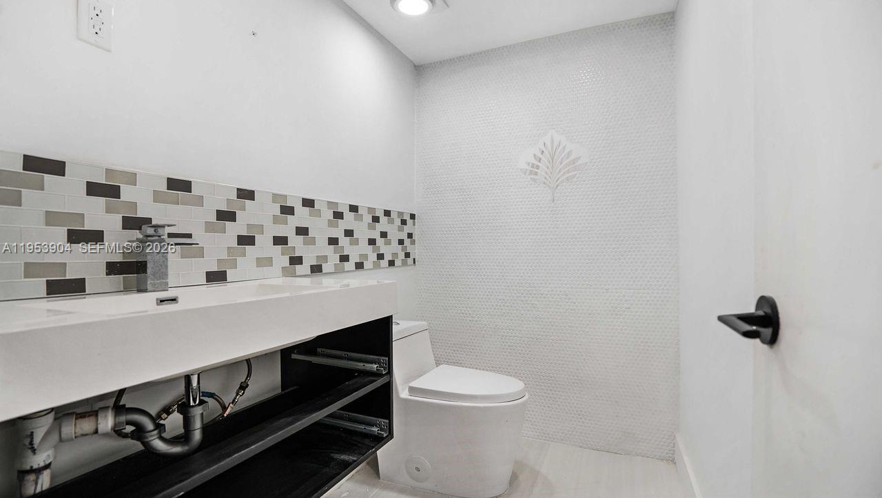 1130 11th St #6J Miami Beach, FL 33139