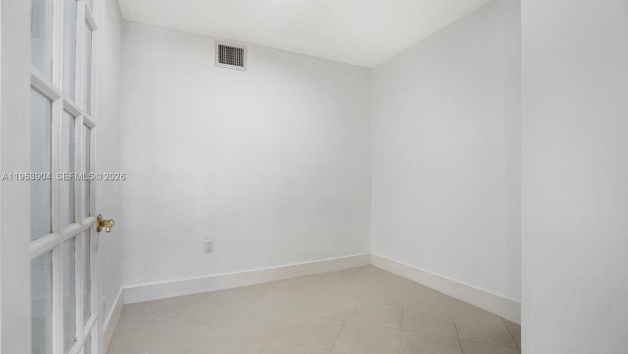 1130 11th St #6J Miami Beach, FL 33139