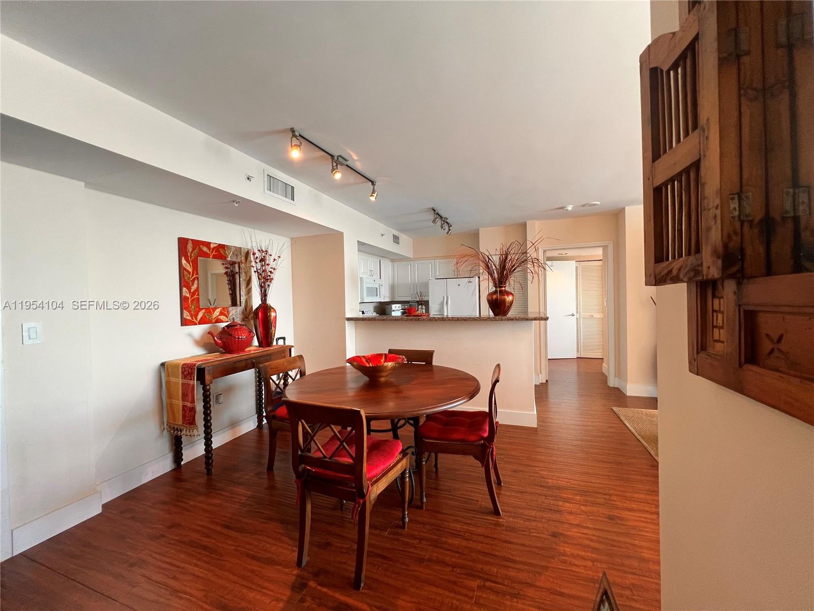 90 Alton Rd #2110 Miami Beach, FL 33139