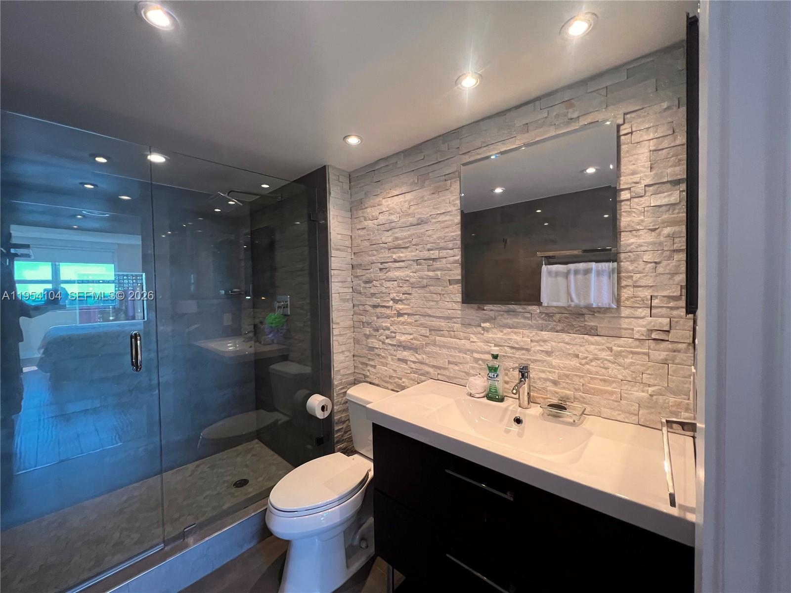 90 Alton Rd #2110 Miami Beach, FL 33139