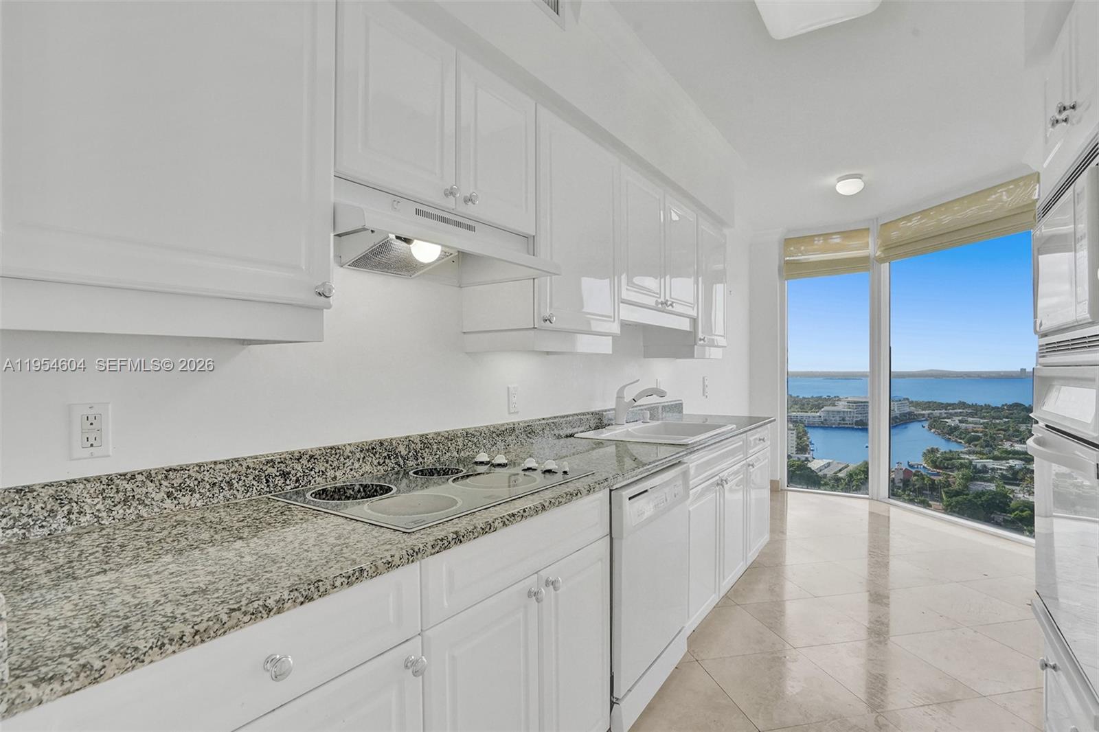 image Green Diamond24