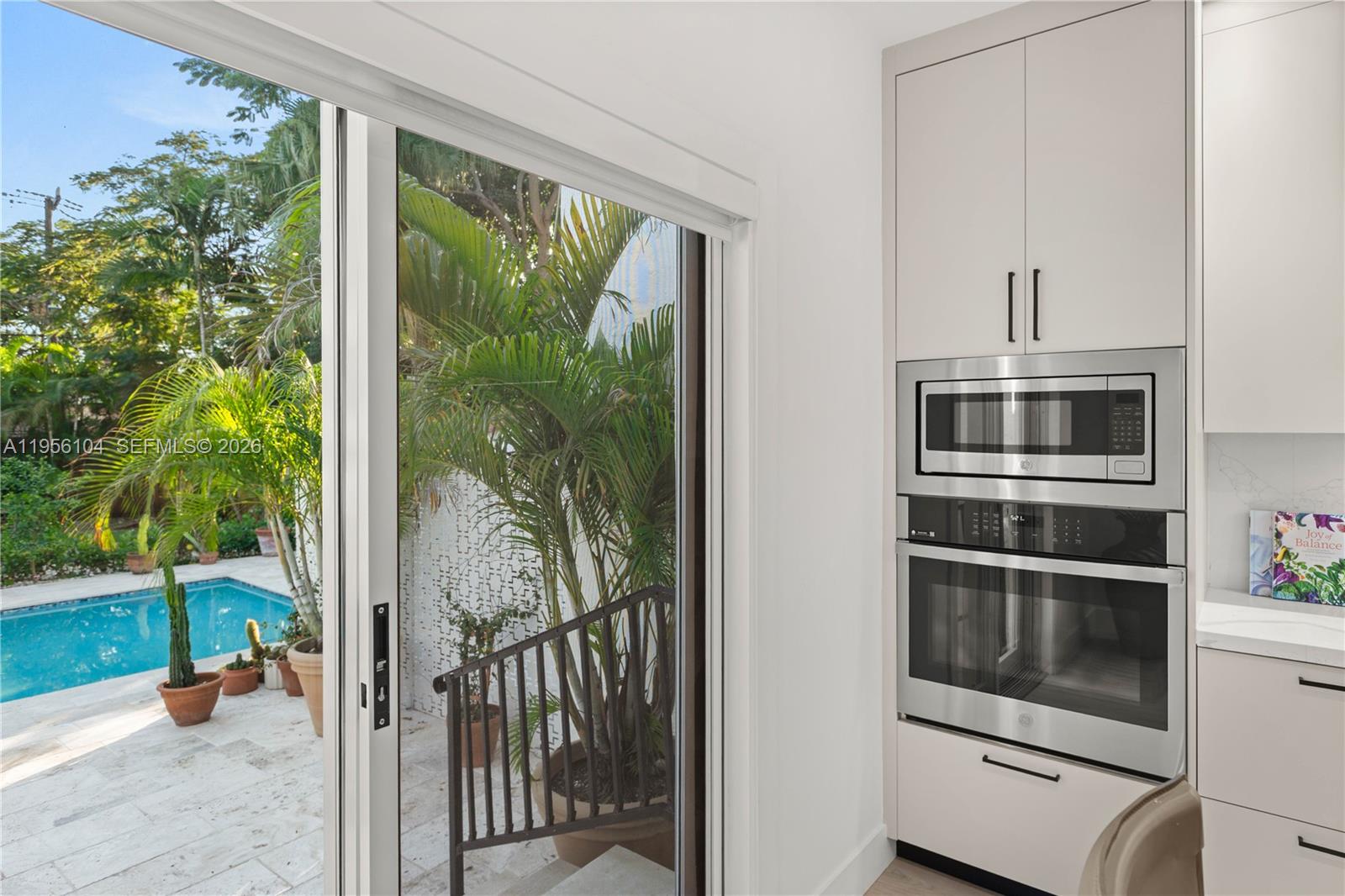 3616 SW 26th St Miami, FL 33133