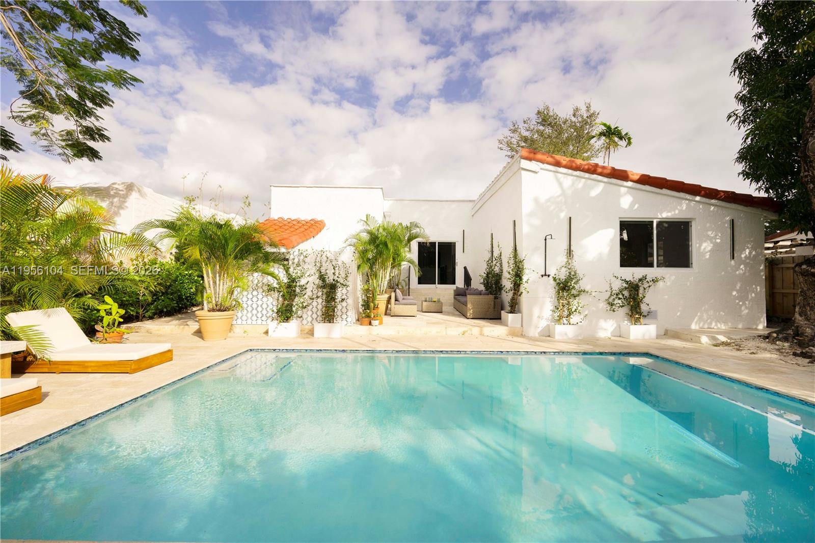 3616 SW 26th St Miami, FL 33133