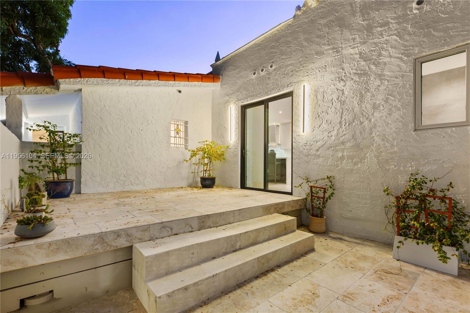 3616 SW 26th St Miami, FL 33133