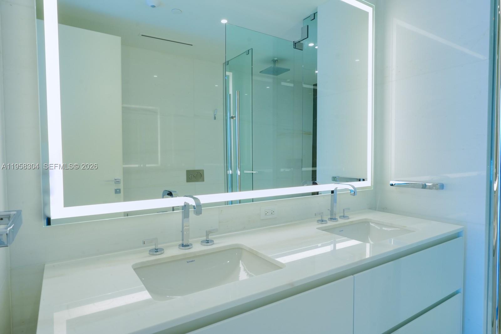 image Aston Martin Residences9