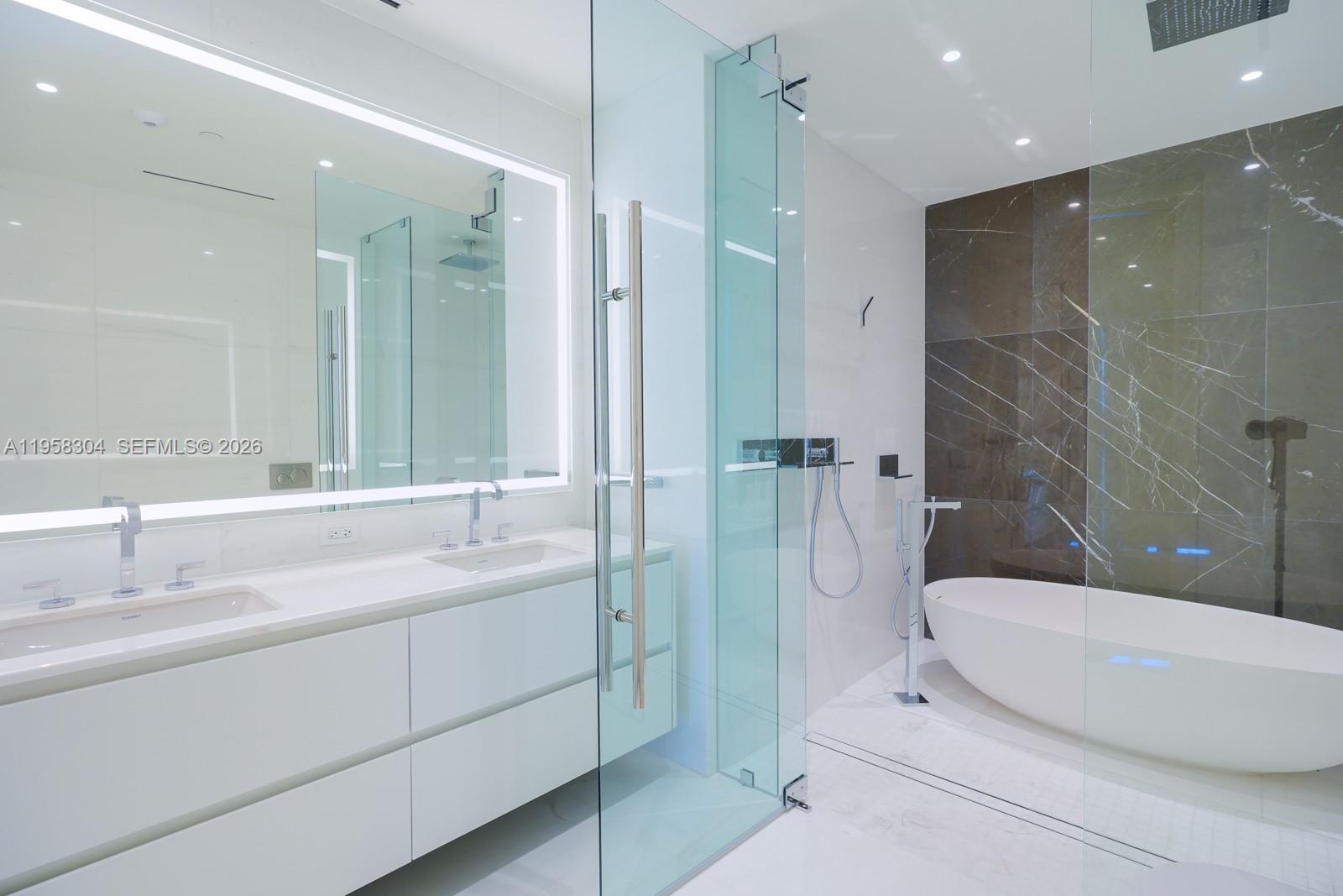 image Aston Martin Residences11