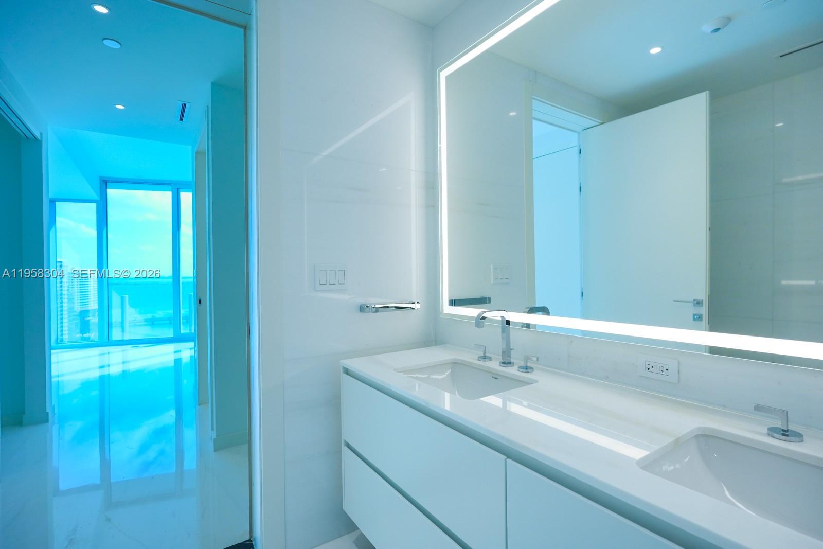 image Aston Martin Residences12