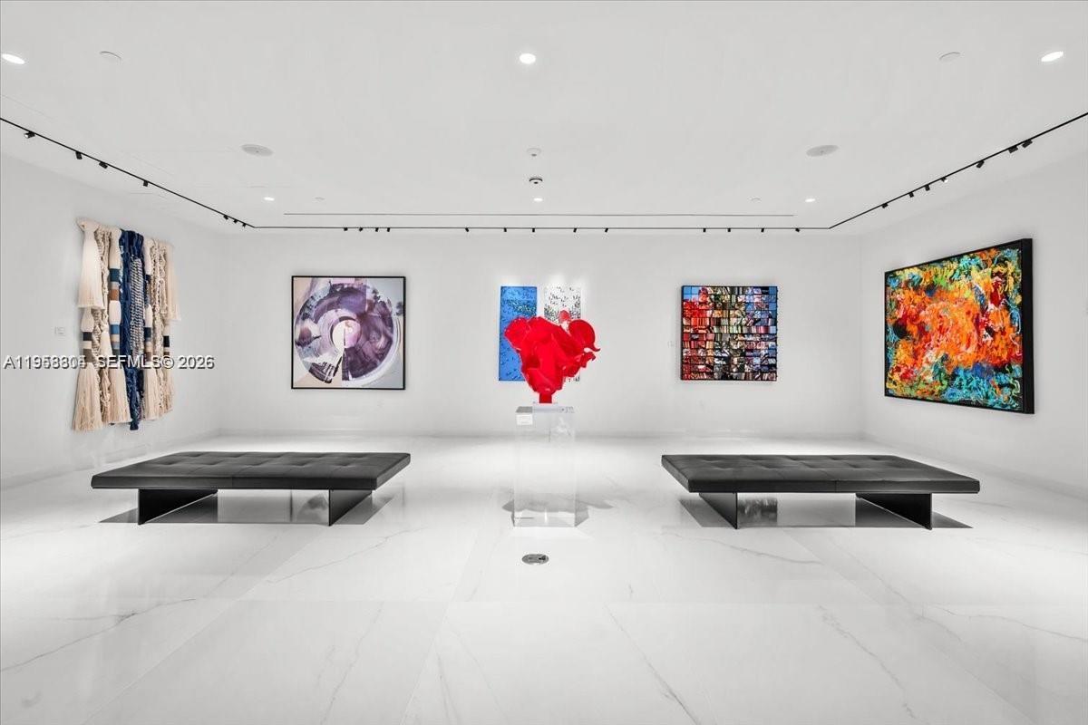 image Aston Martin Residences40