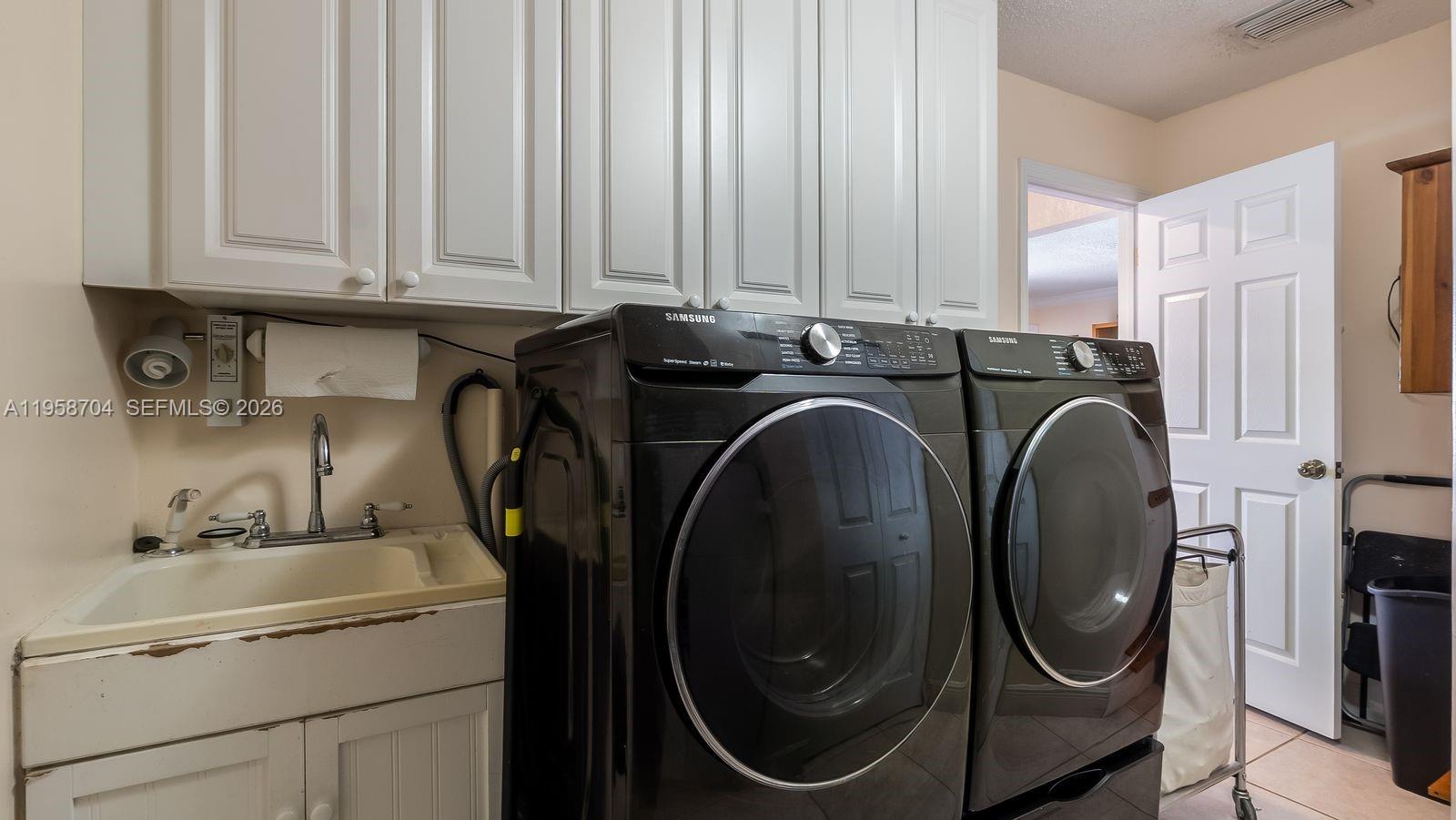 3371 NW 67th St Fort Lauderdale, FL 33309