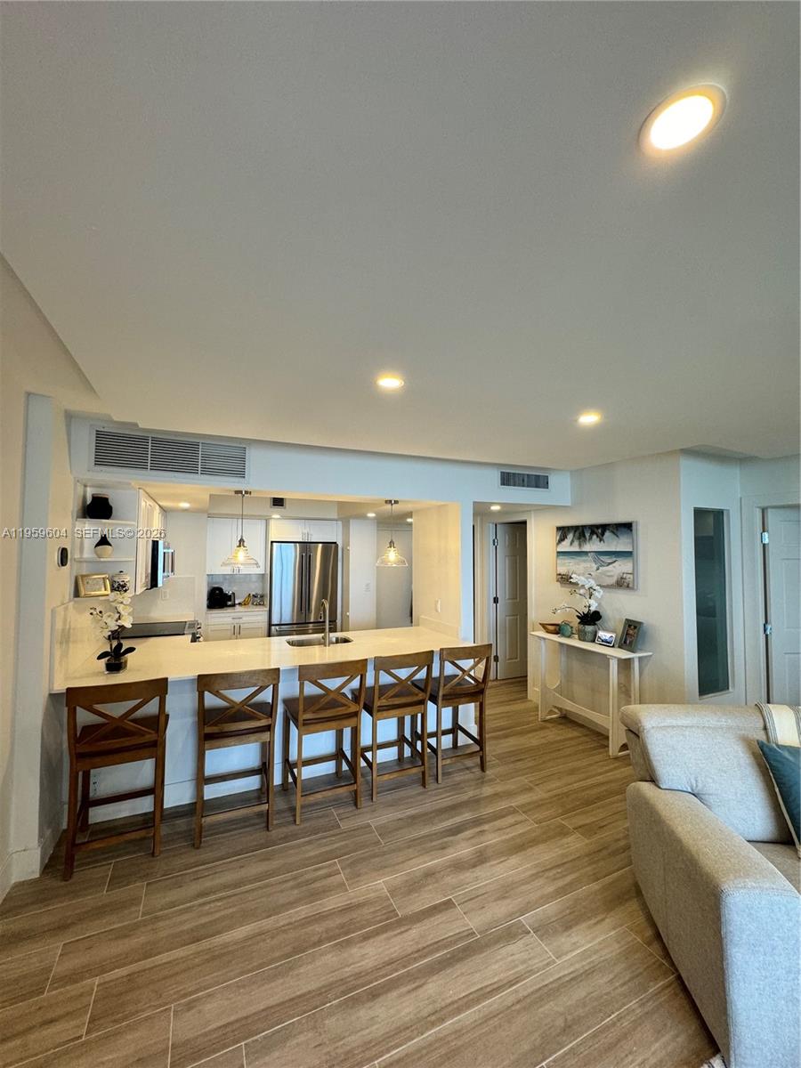 9273 Collins Ave #810 Surfside, FL 33154