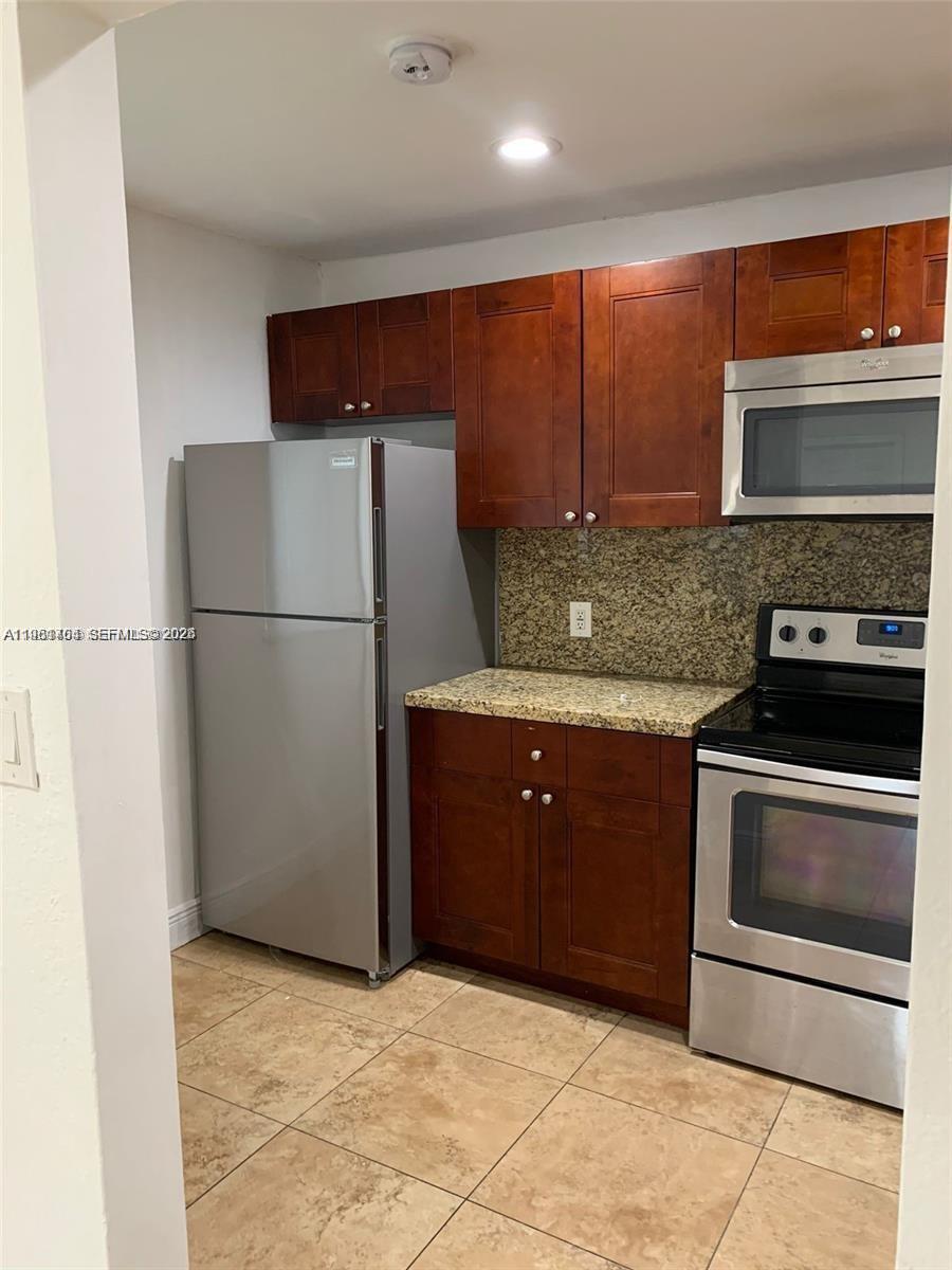 8704 NW 38th Dr Coral Springs, FL 33065