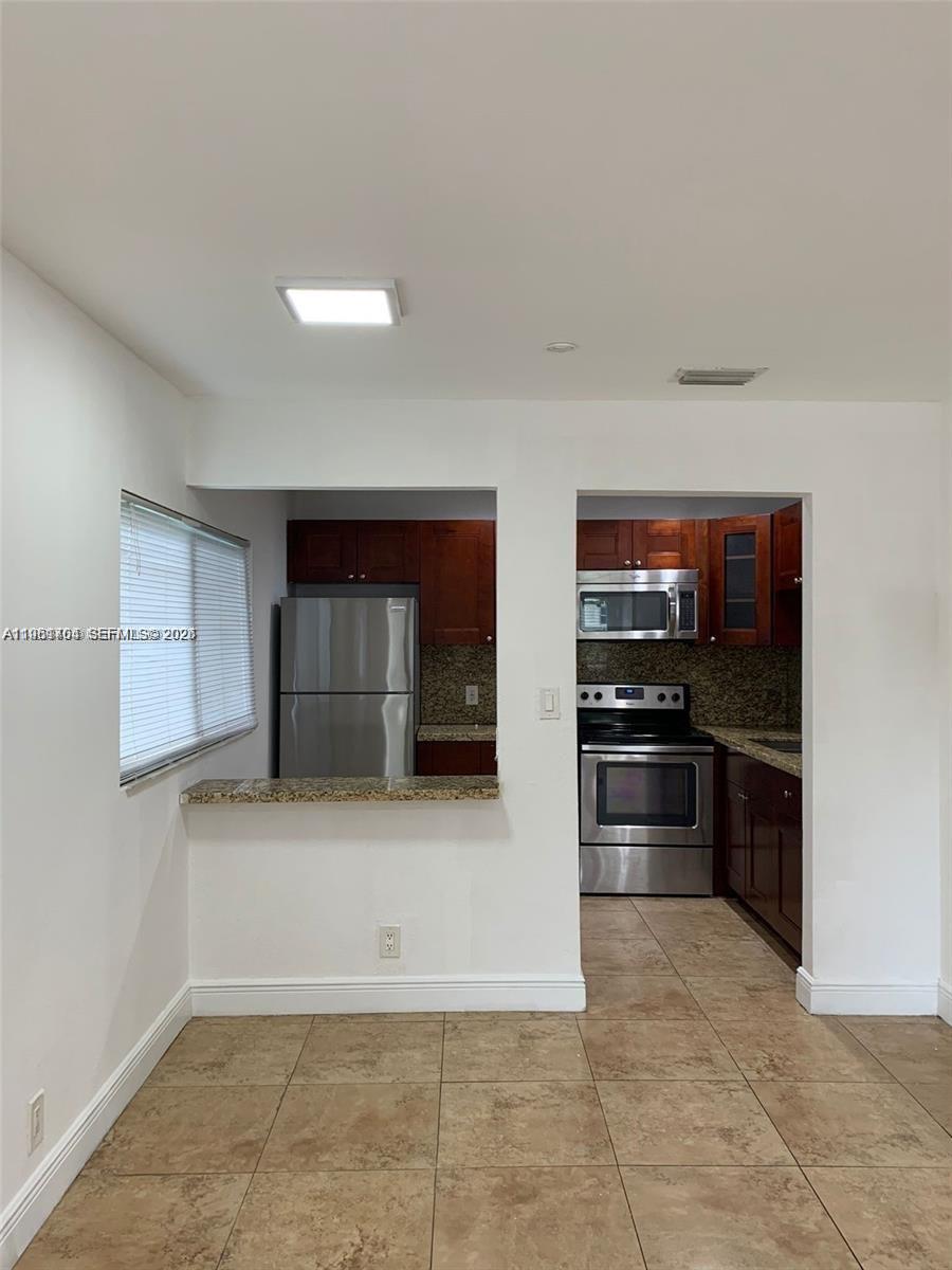 8704 NW 38th Dr Coral Springs, FL 33065