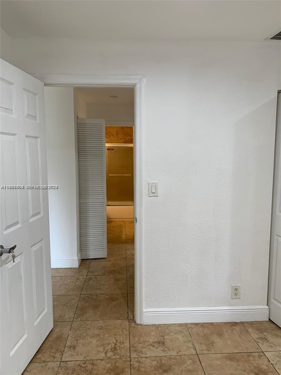 8704 NW 38th Dr Coral Springs, FL 33065