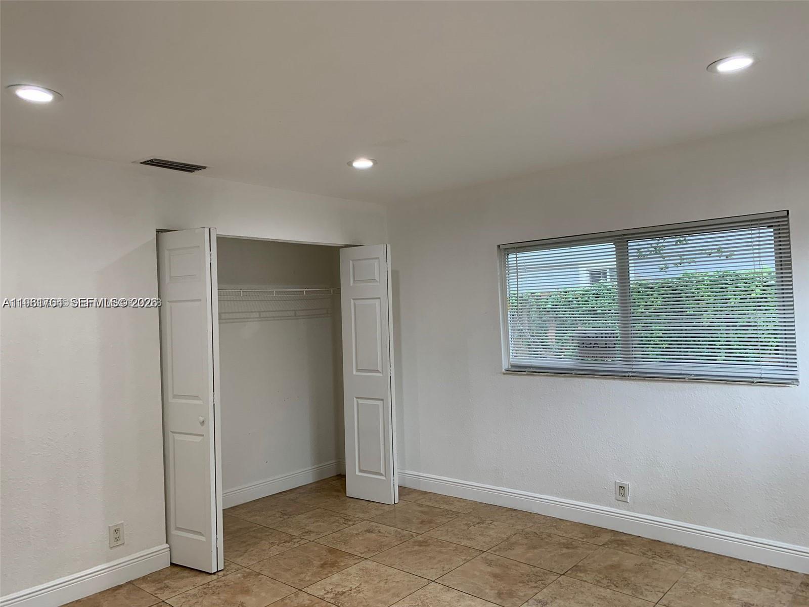 8704 NW 38th Dr Coral Springs, FL 33065