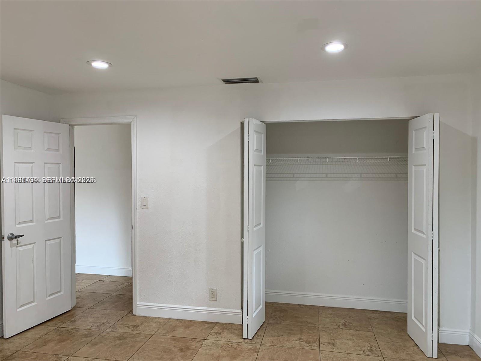 8704 NW 38th Dr Coral Springs, FL 33065