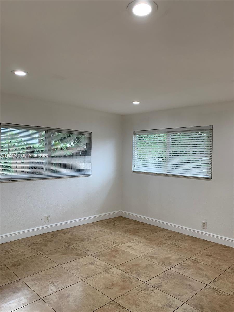 8704 NW 38th Dr Coral Springs, FL 33065