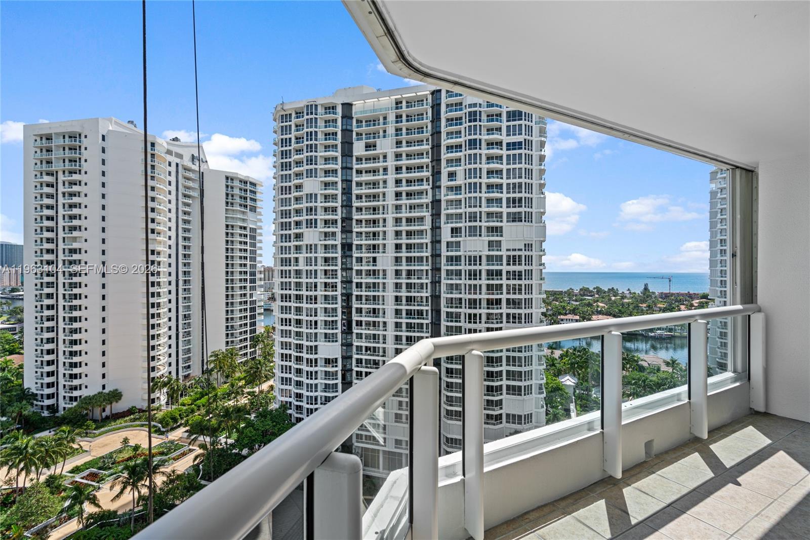 21055 Yacht Clb Dr #1903 Aventura, FL 33180