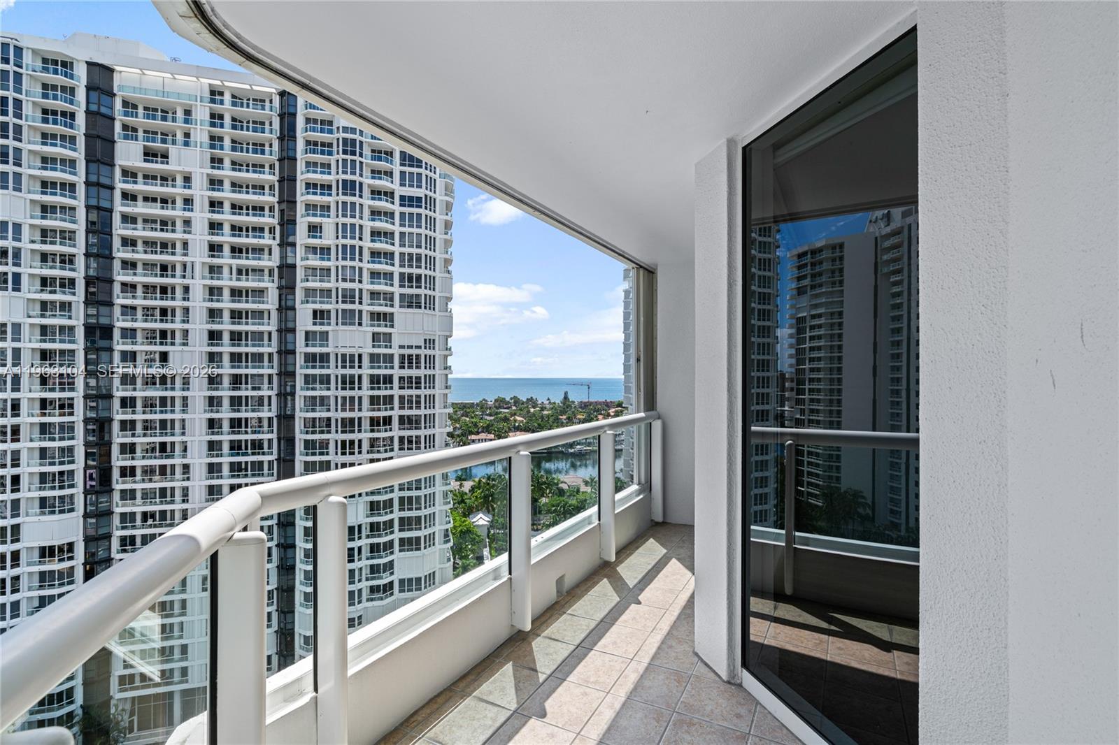 21055 Yacht Clb Dr #1903 Aventura, FL 33180