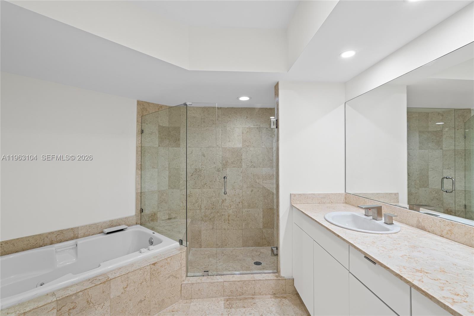 21055 Yacht Clb Dr #1903 Aventura, FL 33180