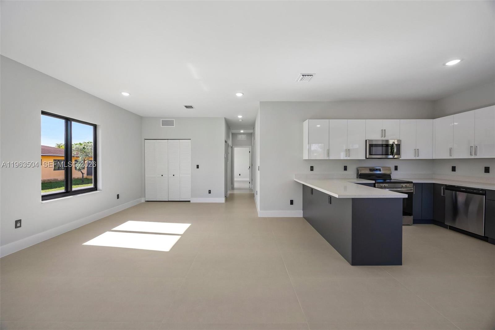 601 NW 3rd Ave Hallandale Beach, FL 33009