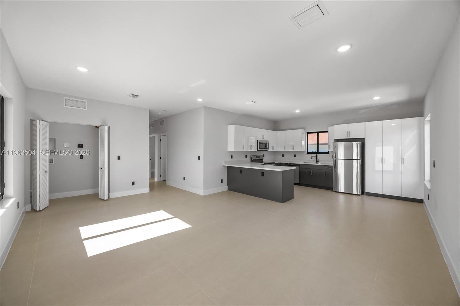 601 NW 3rd Ave Hallandale Beach, FL 33009