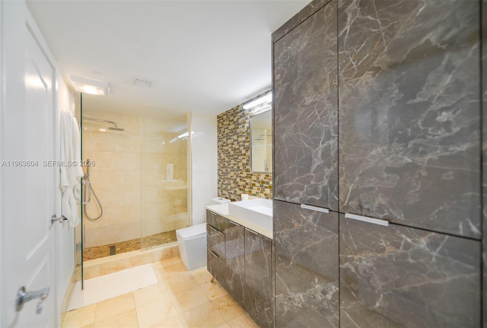 2101 Brickell Ave #2009 Miami, FL 33129