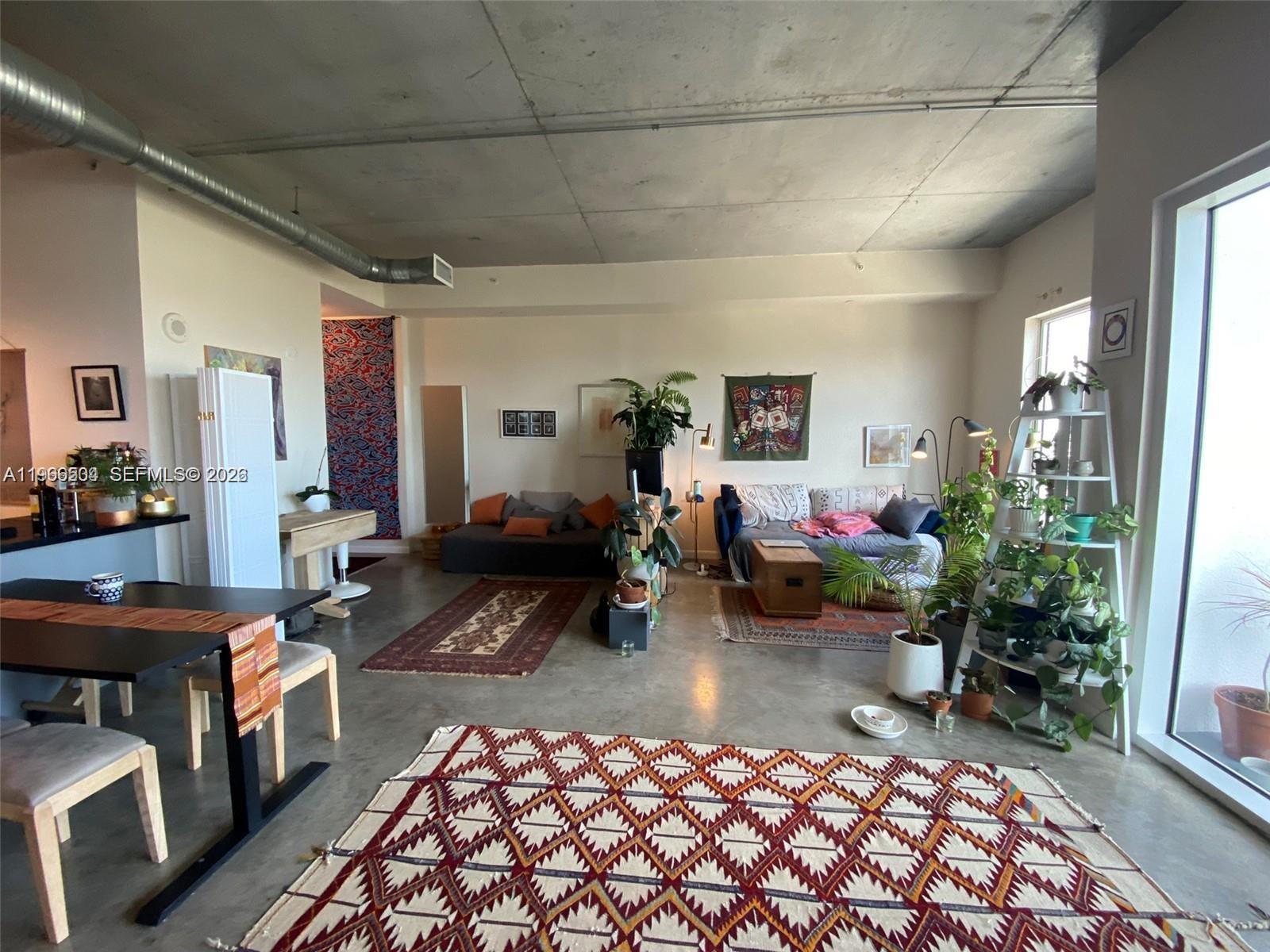 10 SW South Riv Dr #909 Miami, FL 33130