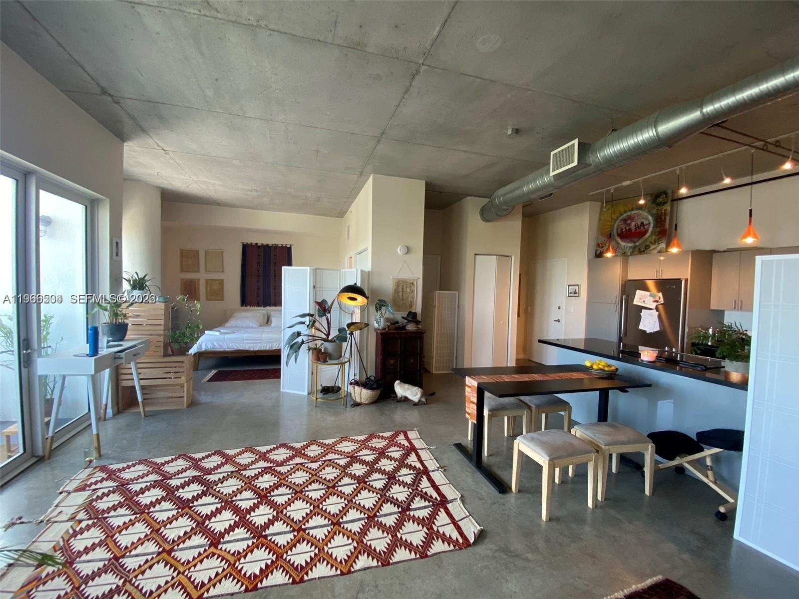 10 SW South Riv Dr #909 Miami, FL 33130