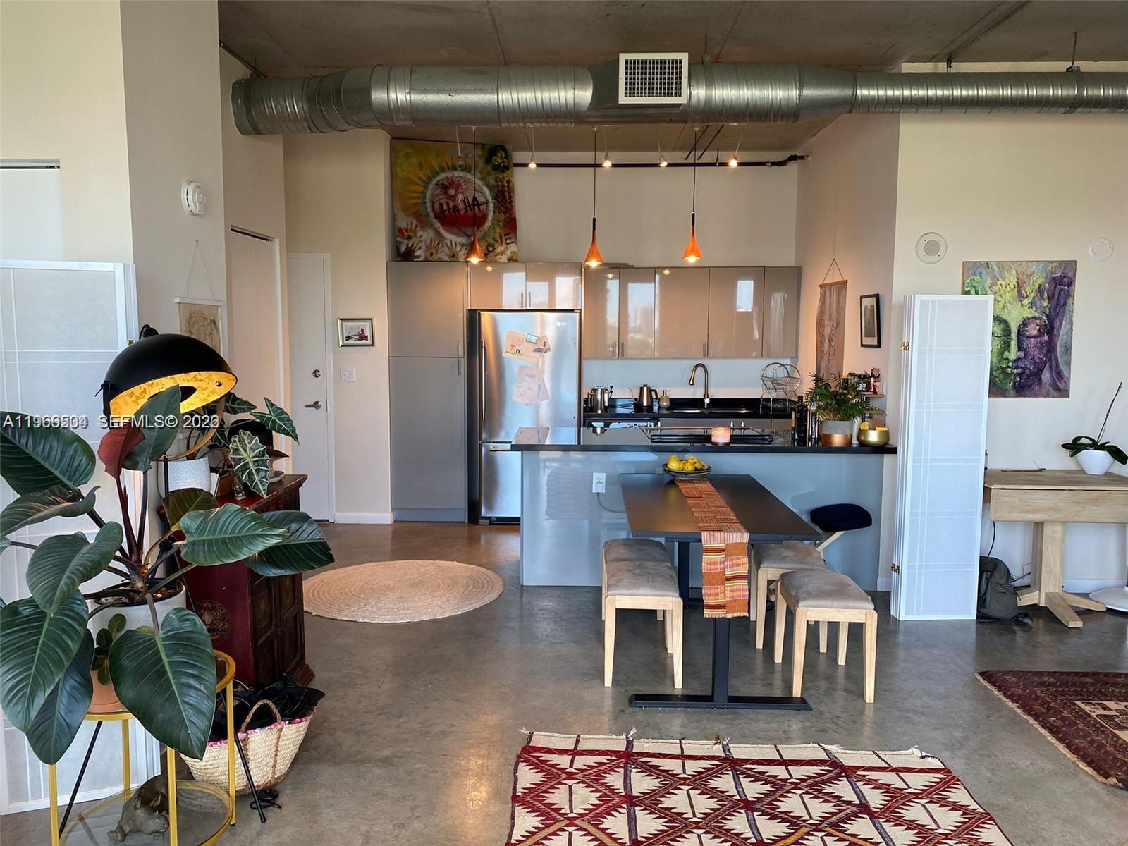 10 SW South Riv Dr #909 Miami, FL 33130