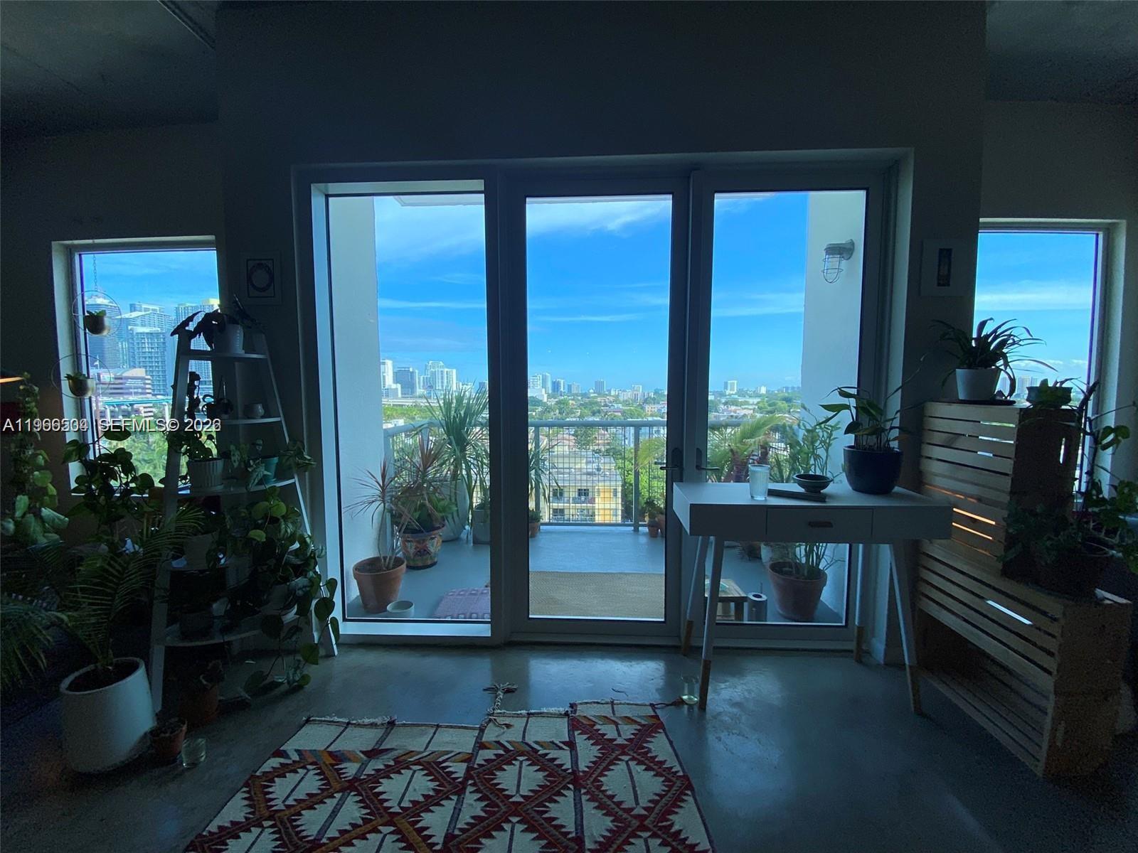 10 SW South Riv Dr #909 Miami, FL 33130