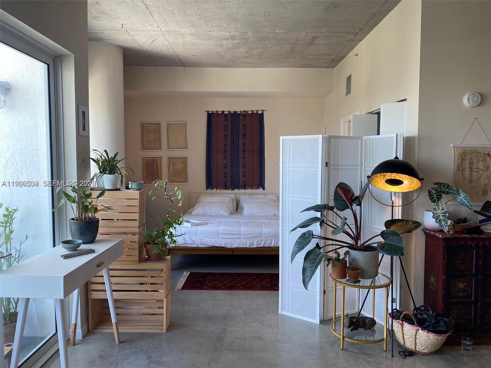 10 SW South Riv Dr #909 Miami, FL 33130