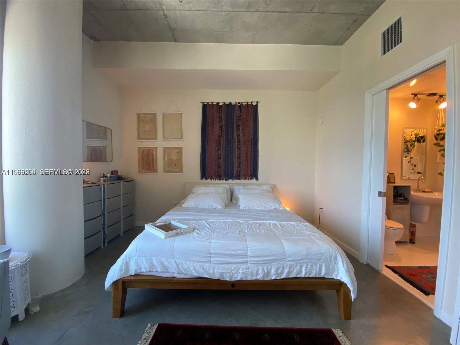 10 SW South Riv Dr #909 Miami, FL 33130