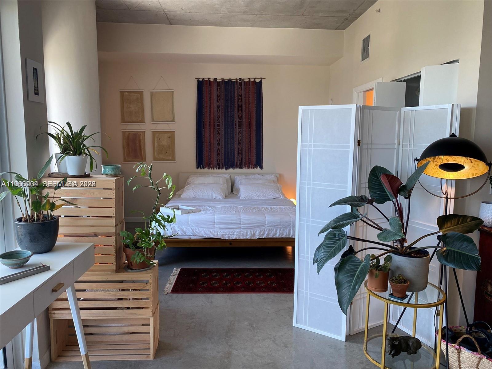 10 SW South Riv Dr #909 Miami, FL 33130