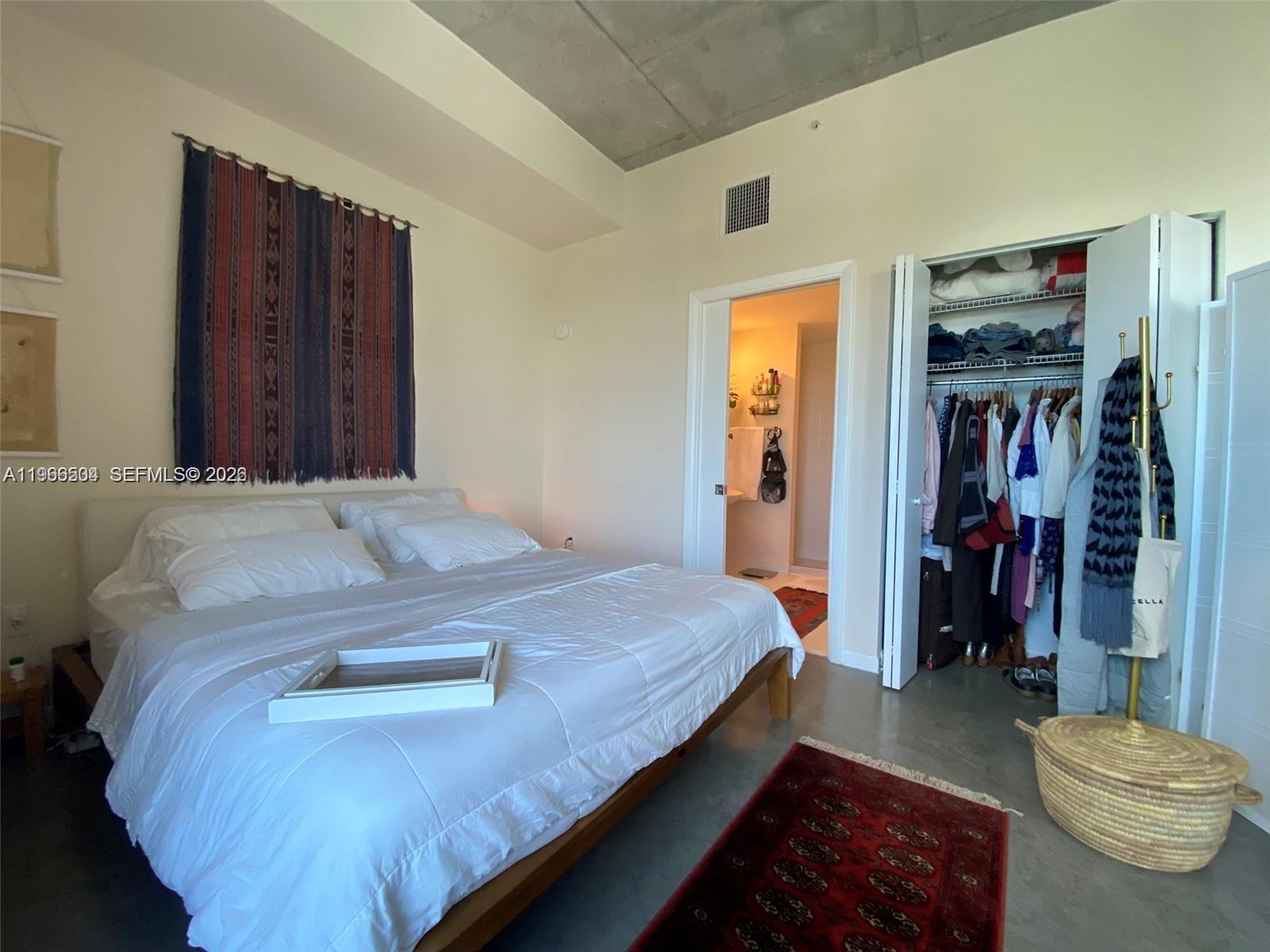 10 SW South Riv Dr #909 Miami, FL 33130