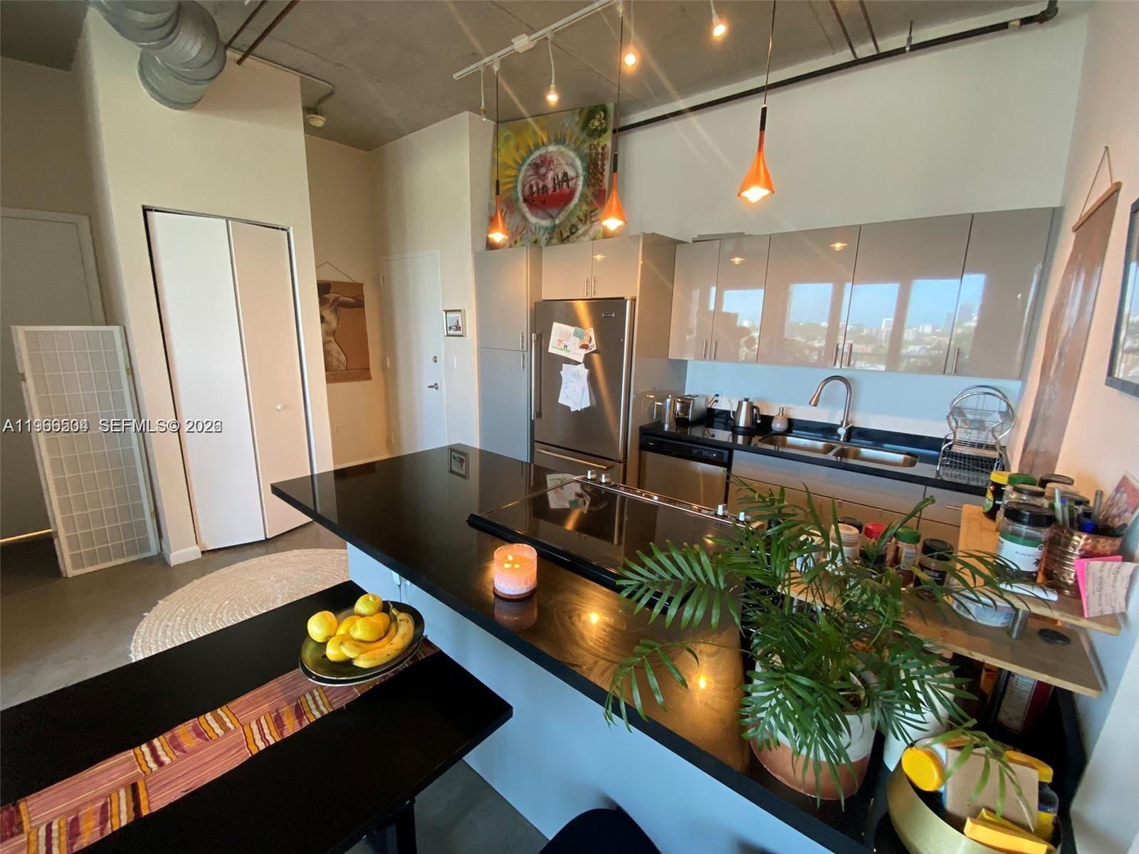 10 SW South Riv Dr #909 Miami, FL 33130